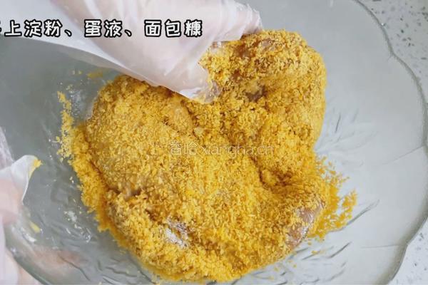 蒜香炸鸡排的做法图解3
