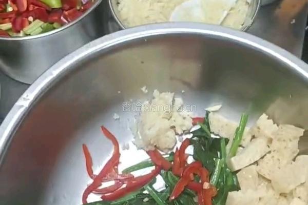 2 菠菜面筋的做法图解2