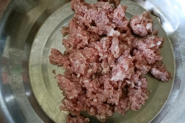 猪肉莲藕丸子的做法图解1