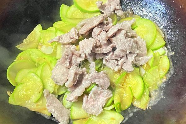 【春季养生菜】西葫滑肉片的做法图解8