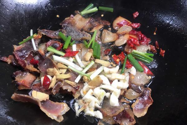 腊肉炒藜蒿的做法图解7