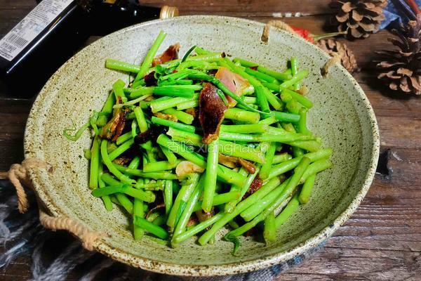 腊肉炒藜蒿的做法图解9