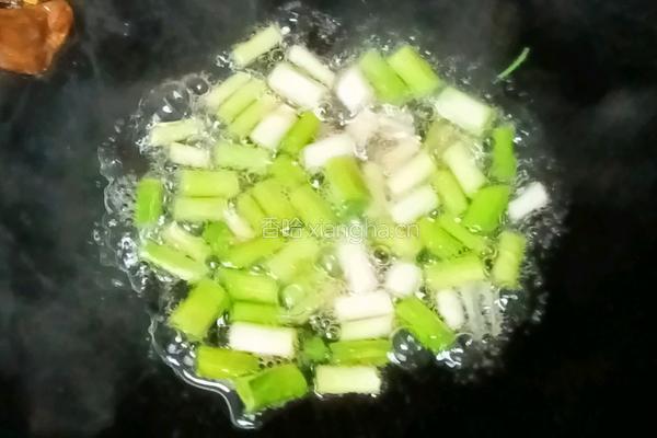 腊肠炒棒菜头的做法图解6