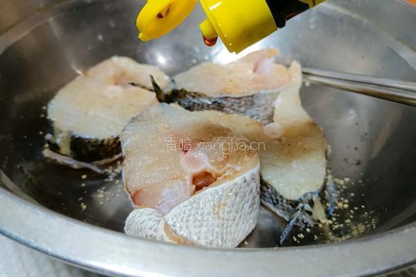 香煎鲈鱼的做法图解3