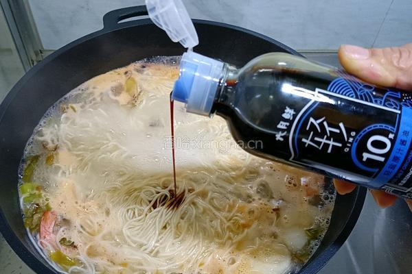 鲜虾鱼肉面的做法图解6