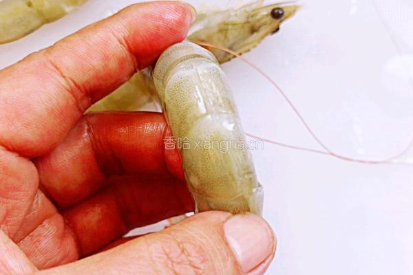橄榄嫩煎柠檬虾的做法图解3