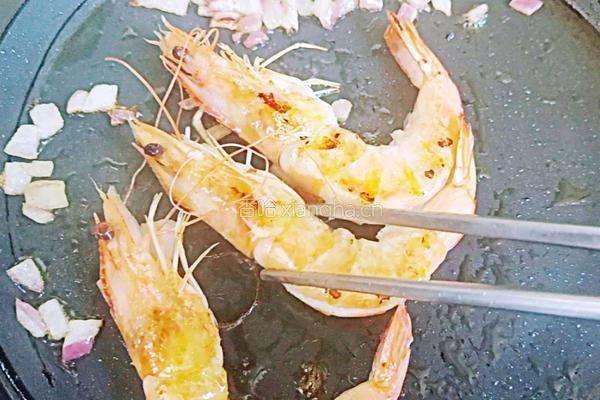 橄榄嫩煎柠檬虾的做法图解7