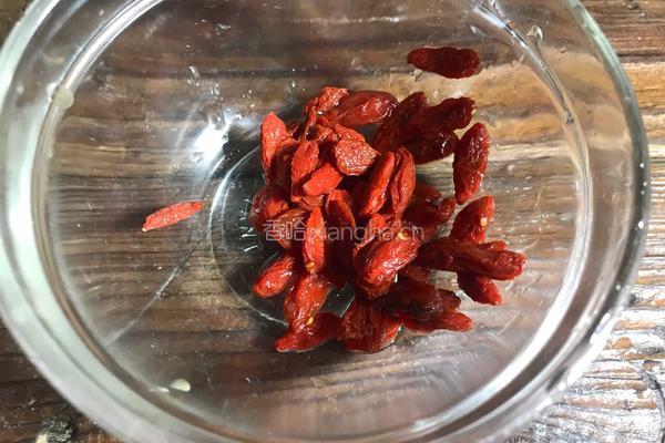 木耳炒花菜的做法图解5