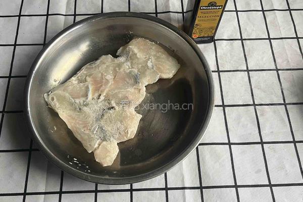 乌鱼酸菜的做法图解1