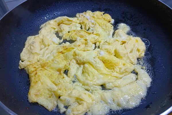 菠菜炒鸡蛋的做法图解2