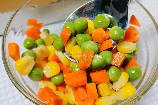 土豆虾仁时蔬披萨的做法图解3