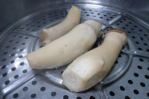 手撕杏鲍菇的做法图解1