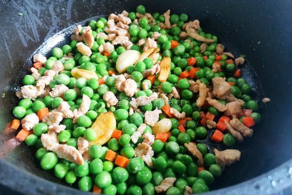豌豆炒肉的做法图解12
