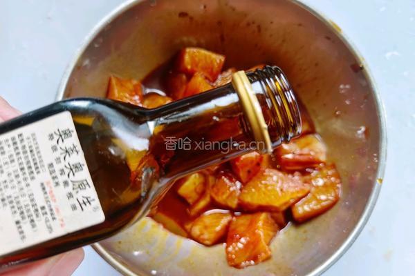 蒜子口蘑鸡胸肉的做法图解3