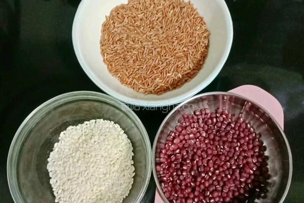 红豆双米粥的做法图解1