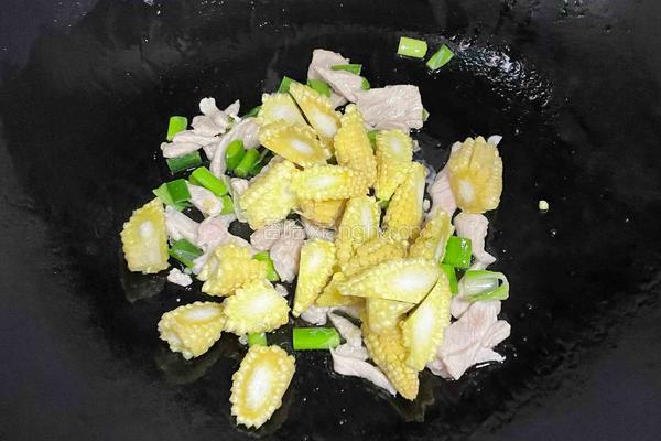 玉米笋炒肉片的做法图解5