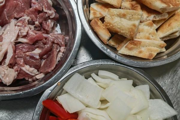 风味羊肉炒囊的做法图解1