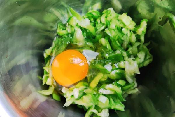 味美茄子饼的做法图解4