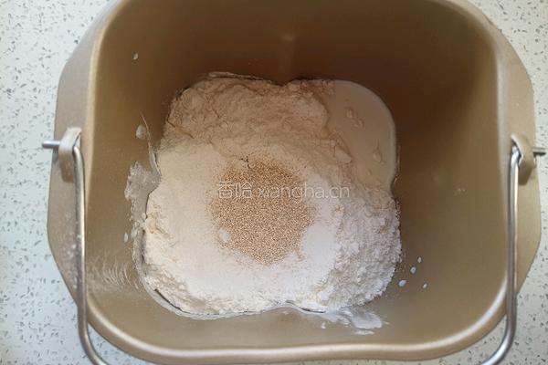 葡萄干花环面包（一次发酵）的做法图解3
