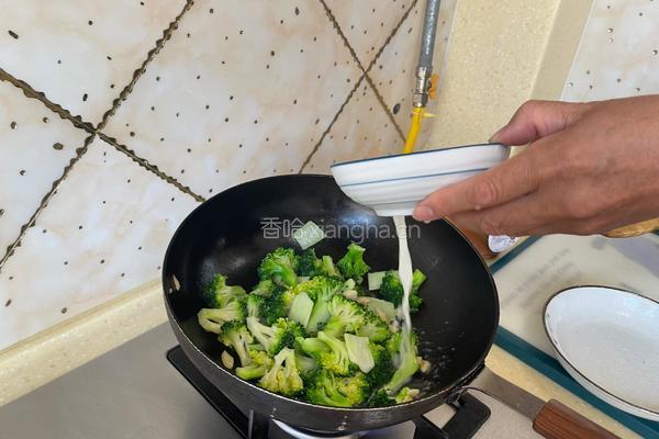 清炒西兰花的做法图解10