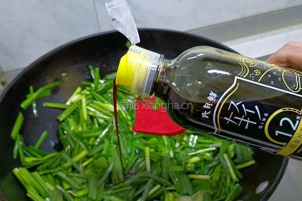 韭菜炒猪肝的做法图解3