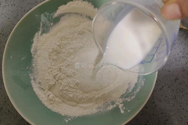 火腿培根披萨的做法图解3