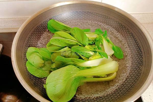 白玉菇炒油菜的做法图解3
