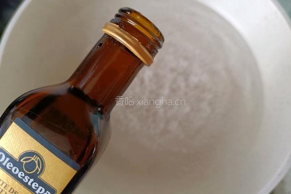 橄榄油酱汁菠菜的做法图解3
