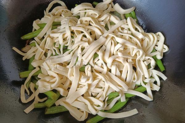 橄榄油豆角焖面的做法图解10