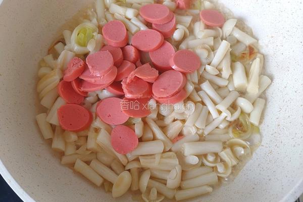 海鲜菇炒火腿肠的做法图解9