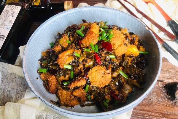 酸菜炒鱼籽的做法图解10