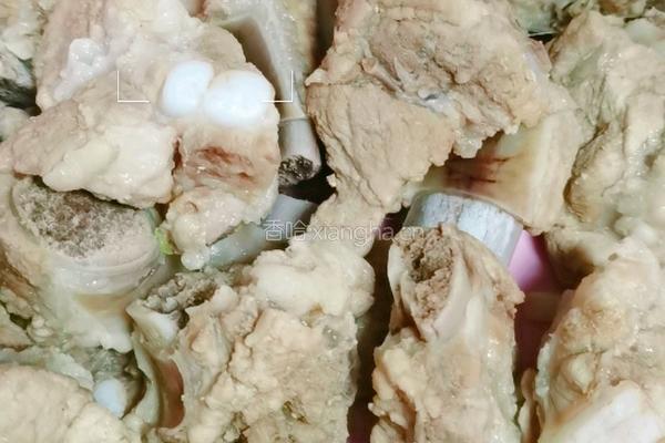 叉烧排骨闷饭的做法图解2