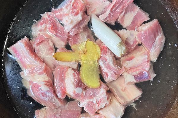 【春季养生菜】土豆焖排骨的做法图解3