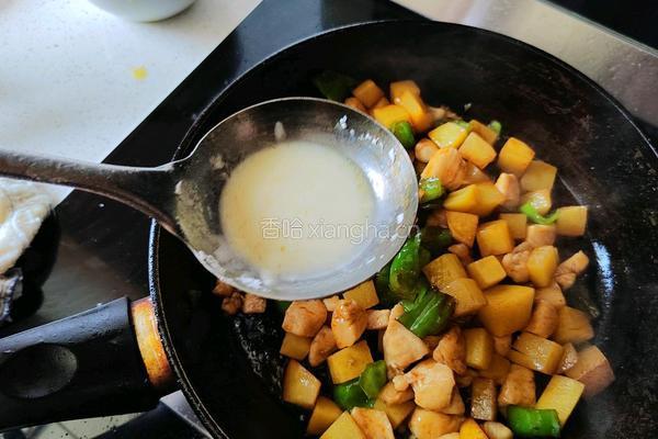 青椒土豆炒鸡丁的做法图解17