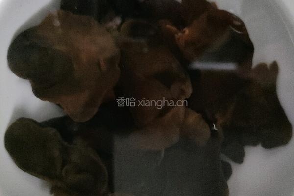 醋溜白菜木耳的做法图解2
