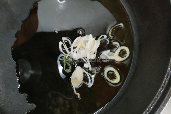 醋溜白菜木耳的做法图解3