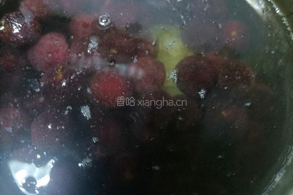 故宫杨梅荔枝饮的做法图解1