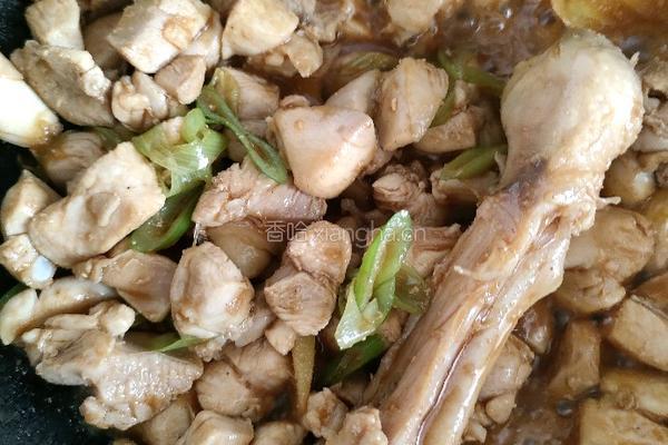 鸡肉炖蘑菇粉条的做法图解7