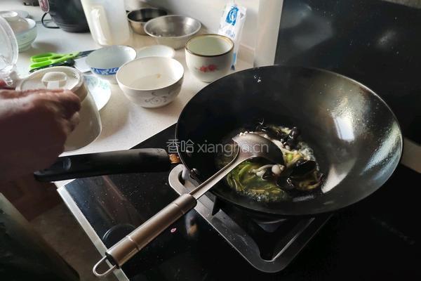 葱爆鱿鱼卷的做法图解6