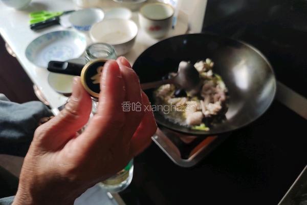 葱爆鱿鱼卷的做法图解9
