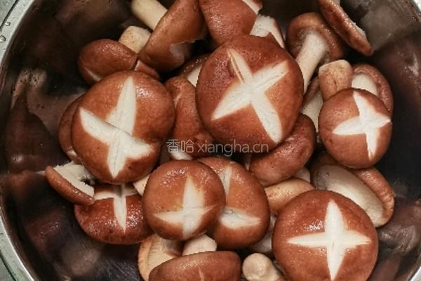 鲫鱼豆腐汤的做法图解2