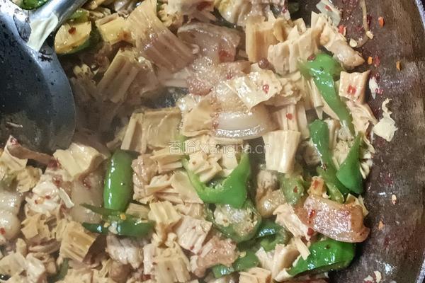 腐竹炒肉的做法图解4