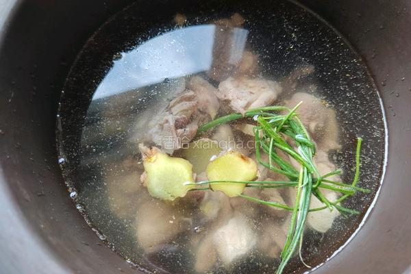 香菇鸡汤的做法图解4