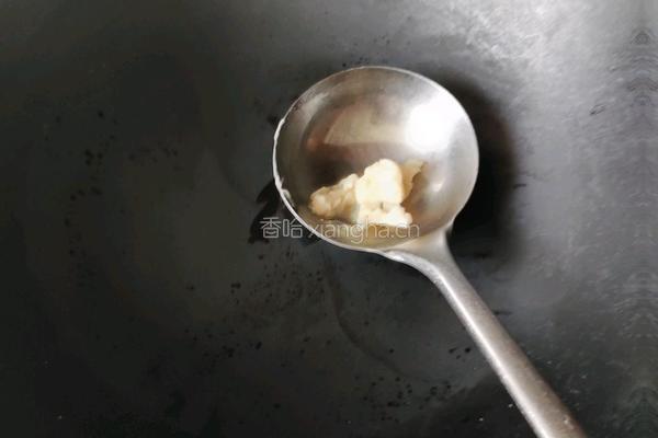白菜土豆炒香肠的做法图解3