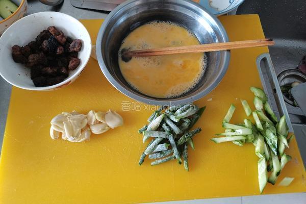 肉串炒方便面的做法图解1