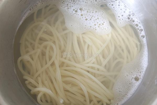凉拌什蔬拌意面 的做法图解4