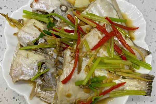 豆酱焖剥皮鱼的做法图解6