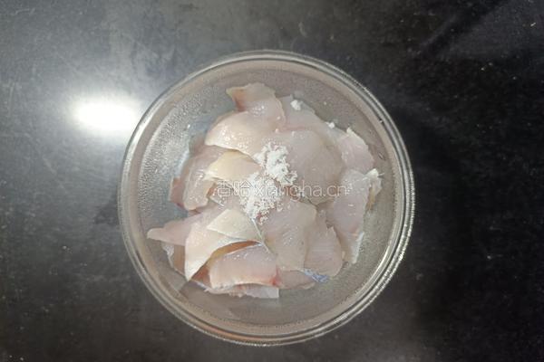 茄汁鲈鱼片的做法图解3