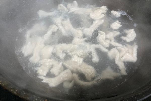 滑肉菠菜汤的做法图解4