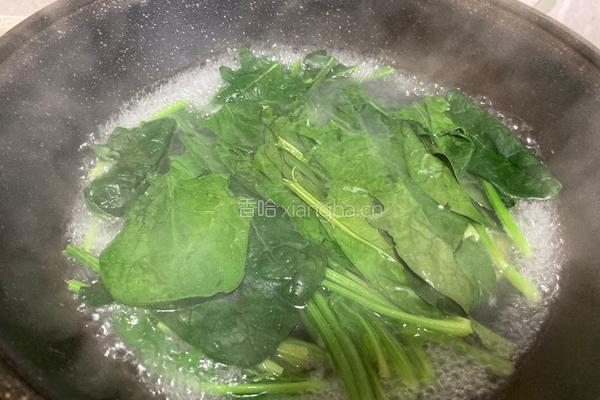滑肉菠菜汤的做法图解5
